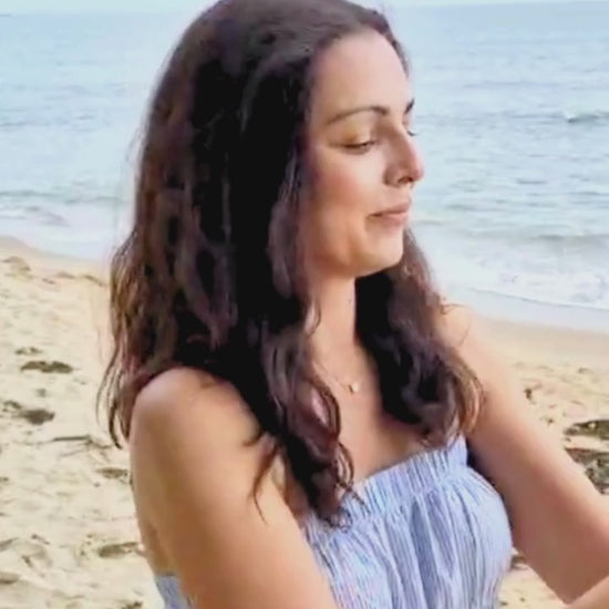 Black crochet raffia beach hat with medium brim video
